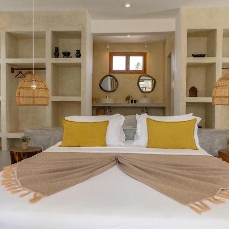 Mnana Beach Bungalows Pingwe Eksteriør billede