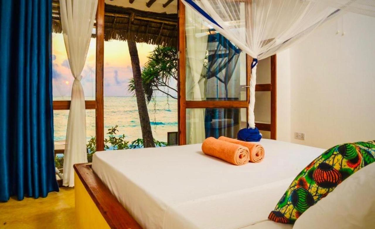 Mnana Beach Bungalows Pingwe Eksteriør billede