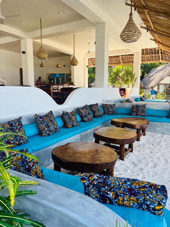 Mnana Beach Bungalows Pingwe Eksteriør billede