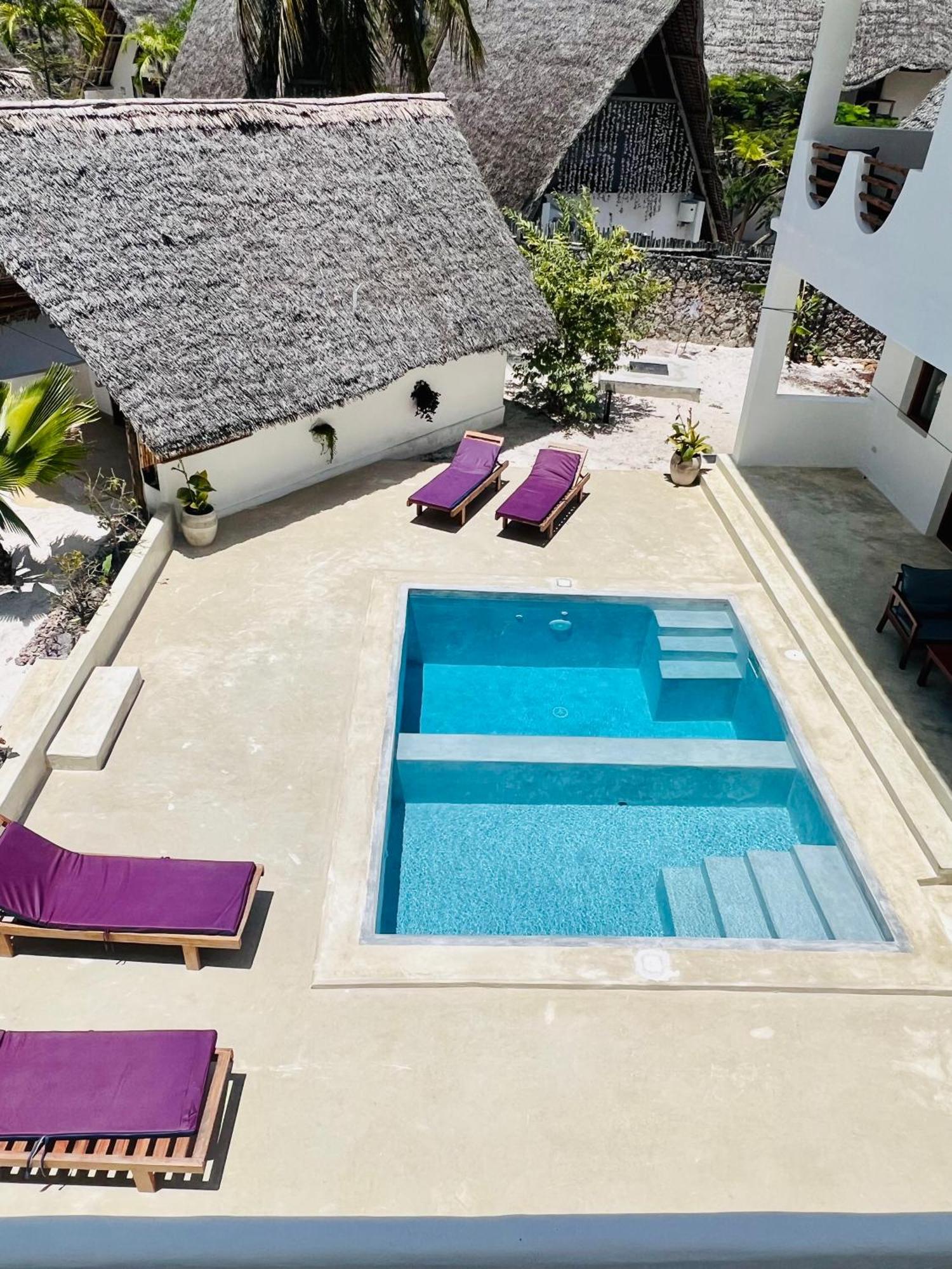 Mnana Beach Bungalows Pingwe Eksteriør billede
