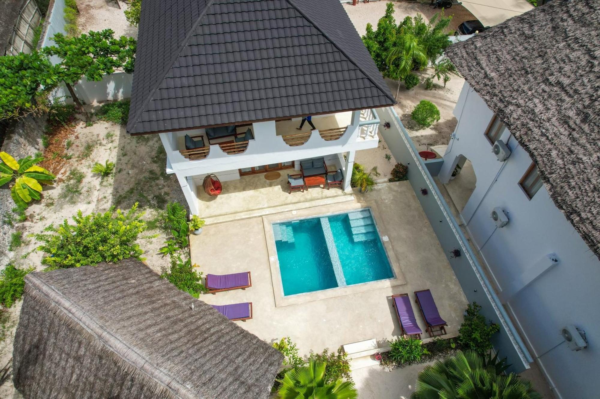 Mnana Beach Bungalows Pingwe Eksteriør billede