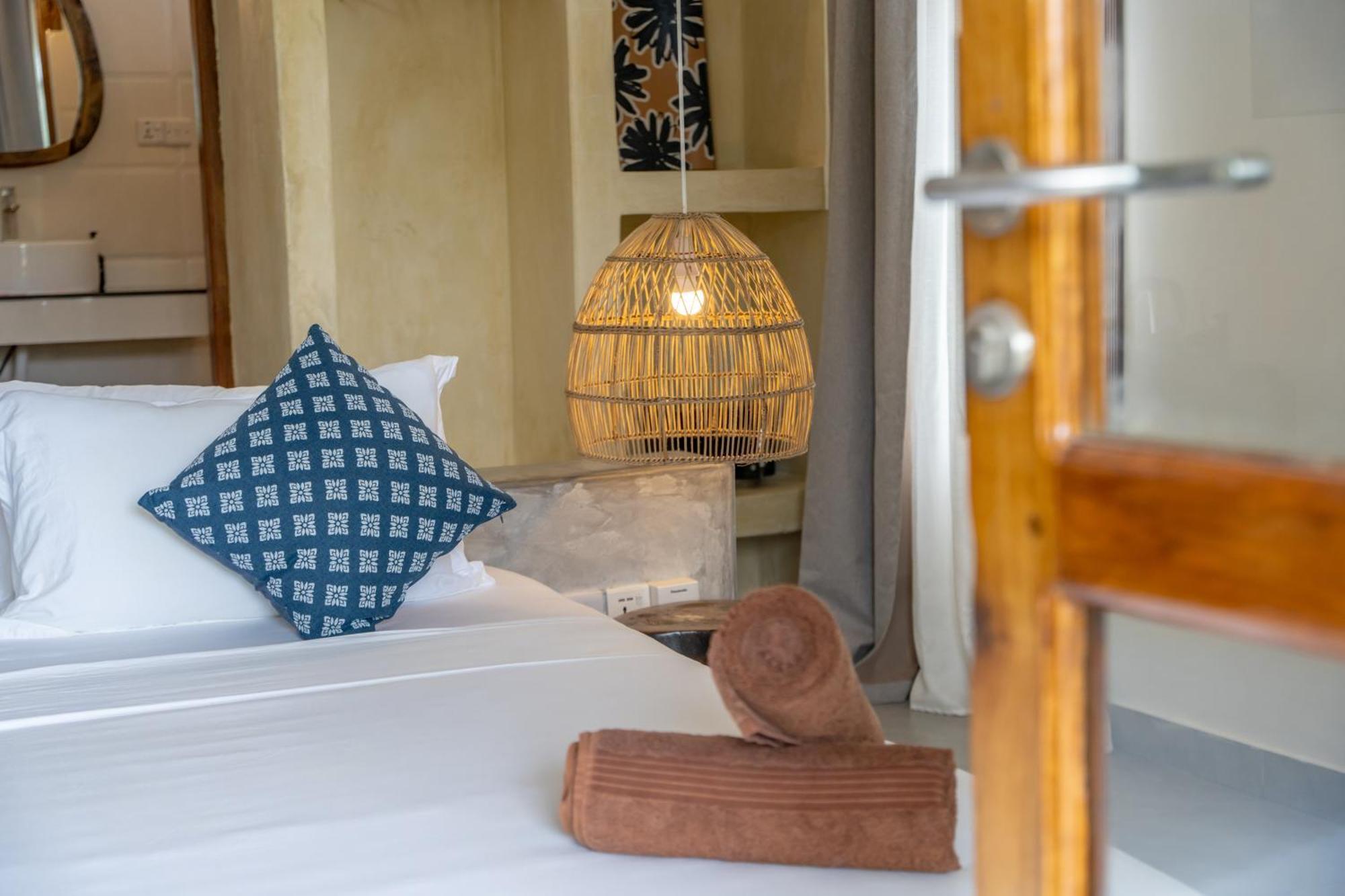 Mnana Beach Bungalows Pingwe Eksteriør billede