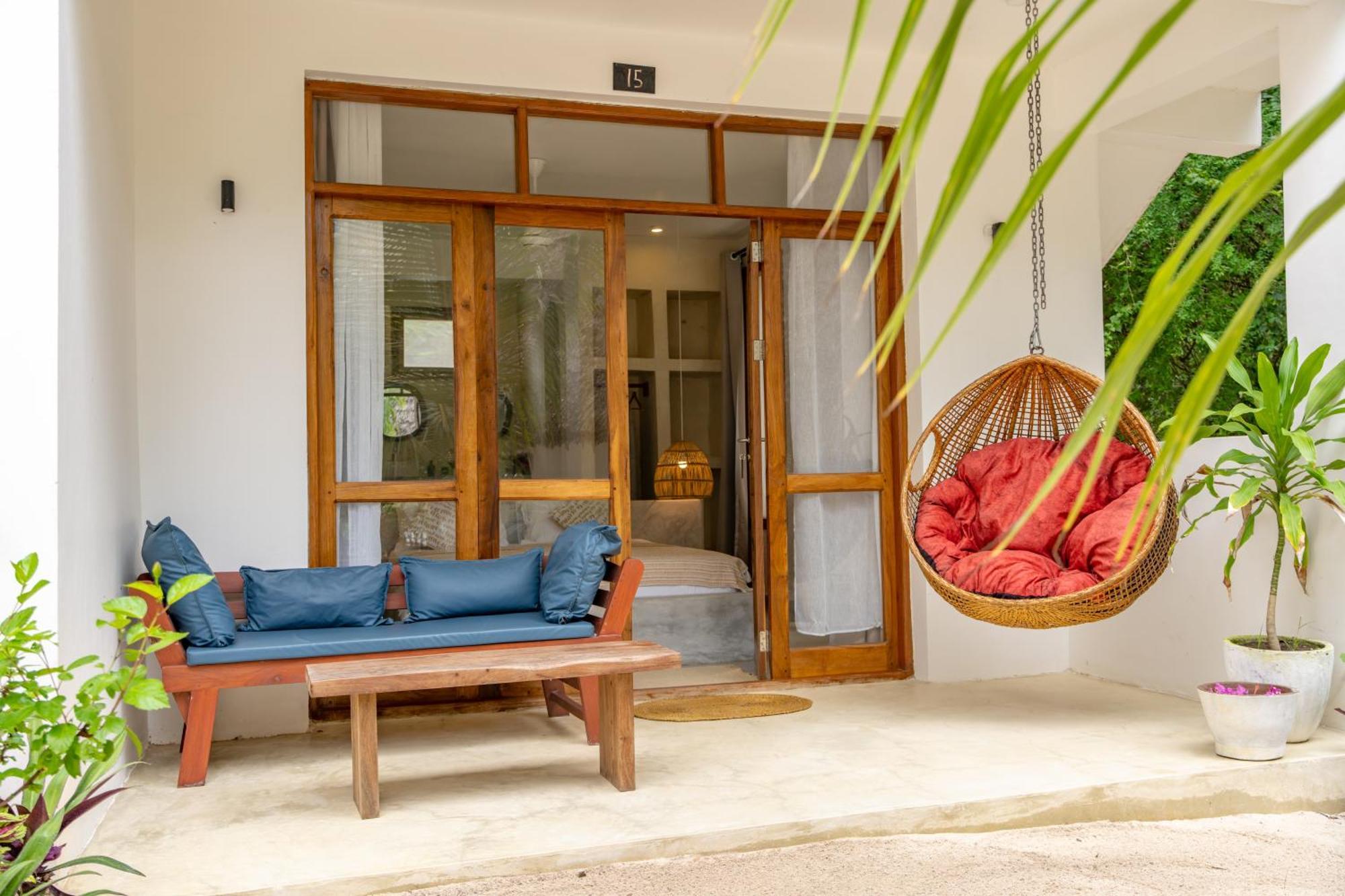 Mnana Beach Bungalows Pingwe Eksteriør billede